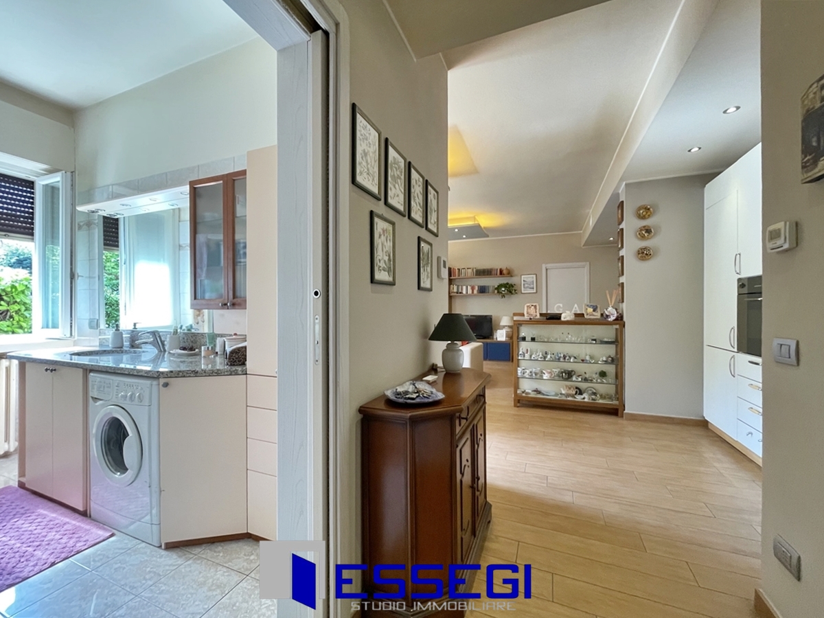 LONGONE AL SEGRINO Bilocale